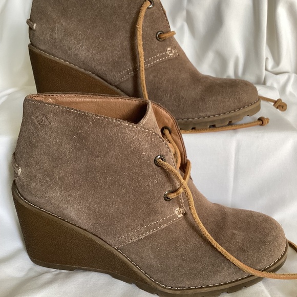 SPERRY Stella Prow suede booties Sz 6 wedge lace up EUC - Picture 2 of 8